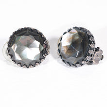 画像をギャラリービューアに読み込む, 上品な光沢が美しい黒蝶貝のイヤリング