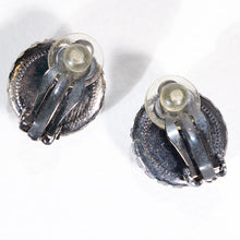 画像をギャラリービューアに読み込む, 上品な光沢が美しい黒蝶貝のイヤリング