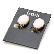 画像をギャラリービューアに読み込む, オパールの淡いピンクが美しい天然石イヤリング