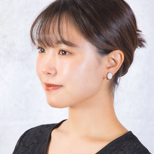 画像をギャラリービューアに読み込む, オパールの淡いピンクが美しい天然石イヤリング