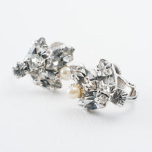 画像をギャラリービューアに読み込む, パールとラインストーンの組み合わせが上品なイヤリング