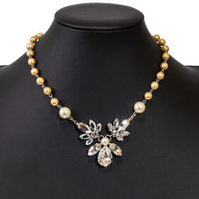 画像をギャラリービューアに読み込む, ラインストーンのきらめきとパールの輝きが美しいネックレス