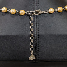 画像をギャラリービューアに読み込む, ラインストーンのきらめきとパールの輝きが美しいネックレス