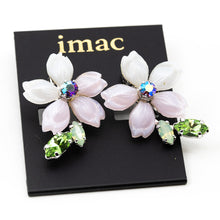 Load image into Gallery viewer, 高級ボヘミアングラスとスワロフスキークリスタルがきらめく桜イヤリング