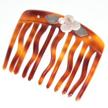 画像をギャラリービューアに読み込む, 白蝶貝の優しい光沢が上品なヘアコーム