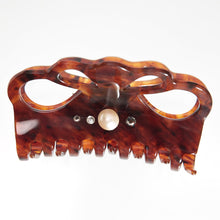 画像をギャラリービューアに読み込む, 花モチーフの白蝶貝(マザーオブパール)の上品な光沢が美しいクリップ「ガーデン」