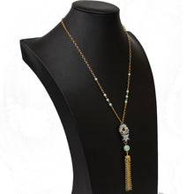 Load image into Gallery viewer, フラワーモチーフが美しいネックレス