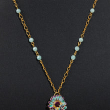 Load image into Gallery viewer, フラワーモチーフが美しいネックレス