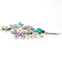 画像をギャラリービューアに読み込む, スワロフスキークリスタルと上質なボヘミアングラスをあしらったフラワーブーケのブローチ