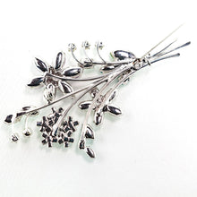 画像をギャラリービューアに読み込む, スワロフスキークリスタルと上質なボヘミアングラスをあしらったフラワーブーケのブローチ