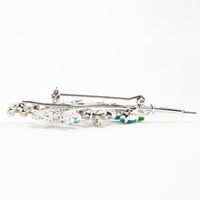 画像をギャラリービューアに読み込む, スワロフスキークリスタルと上質なボヘミアングラスをあしらったフラワーブーケのブローチ