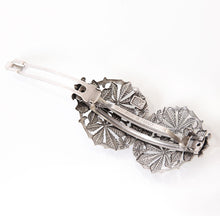 画像をギャラリービューアに読み込む, アンティーク調のレースメタルの模様が美しいヘアバレッタ