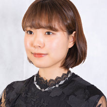 Load image into Gallery viewer, 上品なクリアカラーが美しいクォーツのショートネックレス