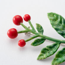 画像をギャラリービューアに読み込む, ブローチ 七宝 木の実 レッド グリーン 150069 メール便