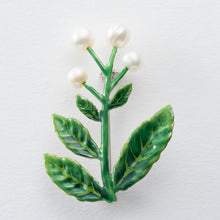 画像をギャラリービューアに読み込む, ブローチ 七宝 木の実 淡水パール ホワイト グリーン 150071 メール便