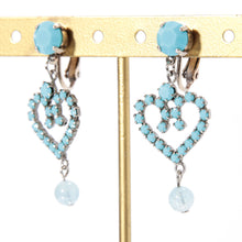Load image into Gallery viewer, 淡い水色のアクアマリンとスワロフスキークリスタルの組み合わせが上品なイヤリング