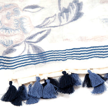 画像をギャラリービューアに読み込む, スカーフ コットン ブルー グレー ローズ タッセル 150128