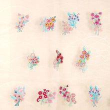 Load image into Gallery viewer, スカーフ シルク ホワイト レッド ブルー フラワー 刺繍 150136