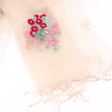 Load image into Gallery viewer, スカーフ シルク ホワイト レッド ブルー フラワー 刺繍 150136