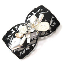 画像をギャラリービューアに読み込む, 白蝶貝とボヘミアングラス、淡水パールの組み合わせが華やかなヘアバレッタ