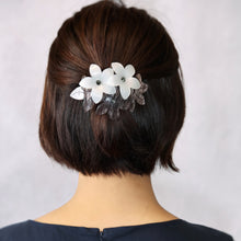 画像をギャラリービューアに読み込む, バレッタ ラインストーン グレー ホワイト フラワー 150594