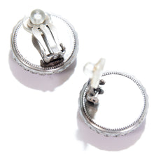 Load image into Gallery viewer, 繊細な模様が美しいバイオレットストーンのイヤリング