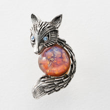 画像をギャラリービューアに読み込む, きつねモチーフのバッジ