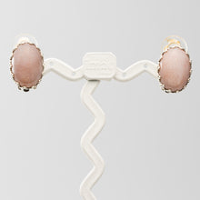 Load image into Gallery viewer, イヤリング ムーンストーン 天然石 ピンク オーバル 150810 メール便