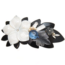 画像をギャラリービューアに読み込む, シェルとボヘミアングラス、淡水パールの組み合わせが華やかなヘアバレッタ