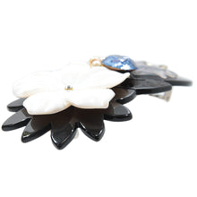 画像をギャラリービューアに読み込む, シェルとボヘミアングラス、淡水パールの組み合わせが華やかなヘアバレッタ