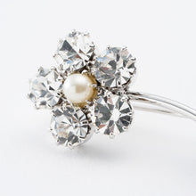 画像をギャラリービューアに読み込む, ブローチ ラインストーン フラワー パール クリア 150894 メール便