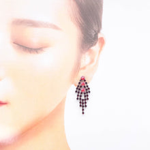 Load image into Gallery viewer, イヤリング ラインストーン レッド ロング 149441