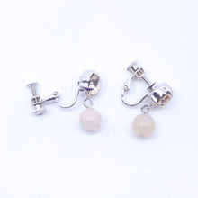 Load image into Gallery viewer, 【もえのあずきさん着用】イヤリング ジェイド 天然石 ラインストーン ピンク 149575