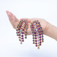画像をギャラリービューアに読み込む, 【仲里依紗さん着用】イヤリング ラインストーン ピンク グレー オーロラカラー ロング 123549