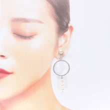 画像をギャラリービューアに読み込む, 動きに合わせて揺れるパールが注目を集めます