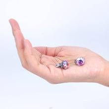 Load image into Gallery viewer, シャープなカッティングが美しいビジューイヤリング