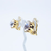 Load image into Gallery viewer, シャープなカッティングが美しいビジューイヤリング