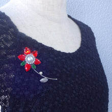 画像をギャラリービューアに読み込む, ブローチ ラインストーン フラワー レッド 148228