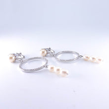 画像をギャラリービューアに読み込む, 淡水パールとラインストーンの組み合わせが上品なイヤリング