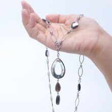 画像をギャラリービューアに読み込む, 黒蝶貝の上品な光沢が美しいネックレス