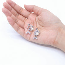 画像をギャラリービューアに読み込む, 【谷本安美さん着用】イヤリング ラインストーン パール クリアカラー フラワー 145676