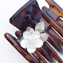 画像をギャラリービューアに読み込む, 白蝶貝の優しい光沢が美しいクリップ「スターリリー」