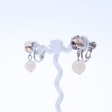 Load image into Gallery viewer, 【もえのあずきさん着用】イヤリング ジェイド 天然石 ラインストーン ピンク 149575