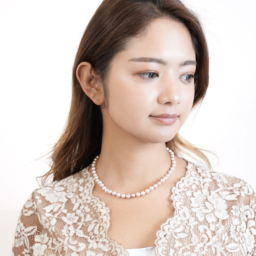 上品な光沢が美しい淡水パールのネックレス