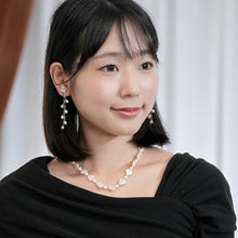 Load image into Gallery viewer, イヤリング 淡水パール クォーツ ラインストーン ホワイト クリアカラー ロング 127368
