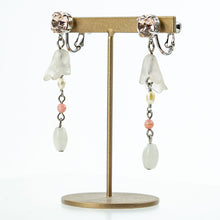 Load image into Gallery viewer, イヤリング 天然石 ローズクォーツ 淡水パール ロードクロサイト ジェイド ラインストーン ピンク フラワー 144636
