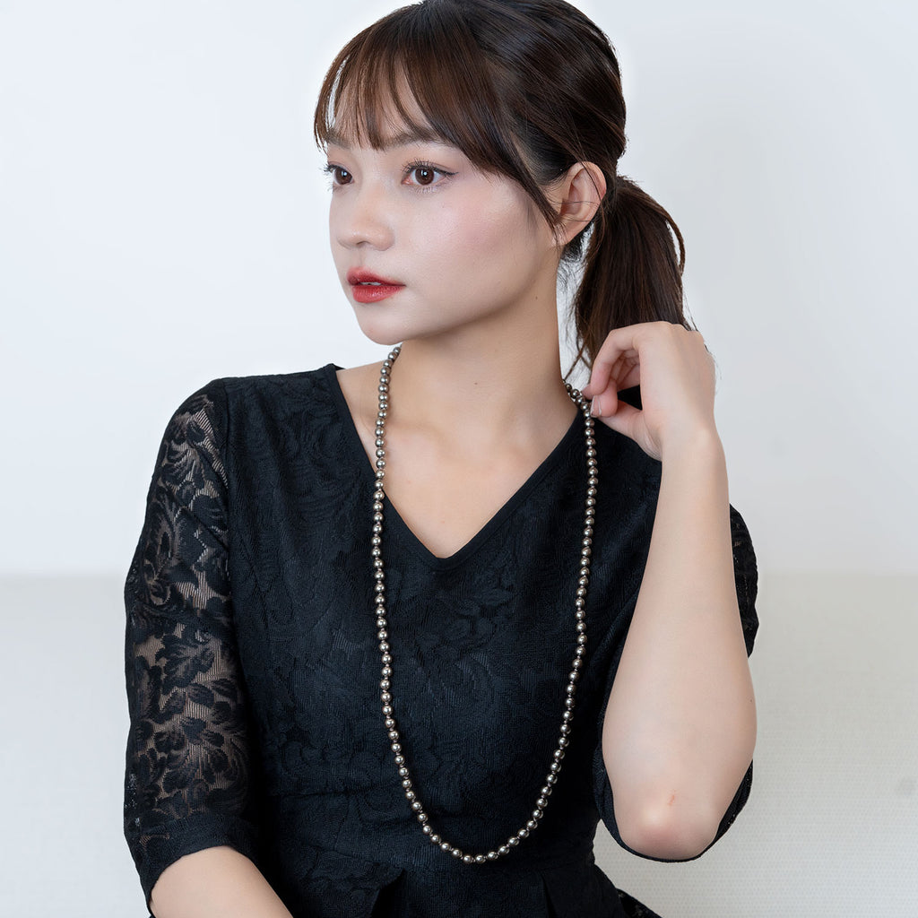 グラスパールを糸でロングネックレス
