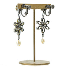 画像をギャラリービューアに読み込む, イヤリング ラインストーン 淡水パール イエロー フラワー 149747
