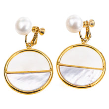 画像をギャラリービューアに読み込む, イヤリング 淡水パール 白蝶貝 ホワイト ゴールド フープ 150168
