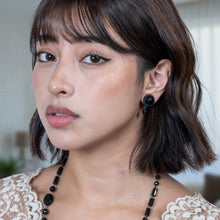 Load image into Gallery viewer, イヤリング ボヘミアングラス ブラック ハンギング 150437
